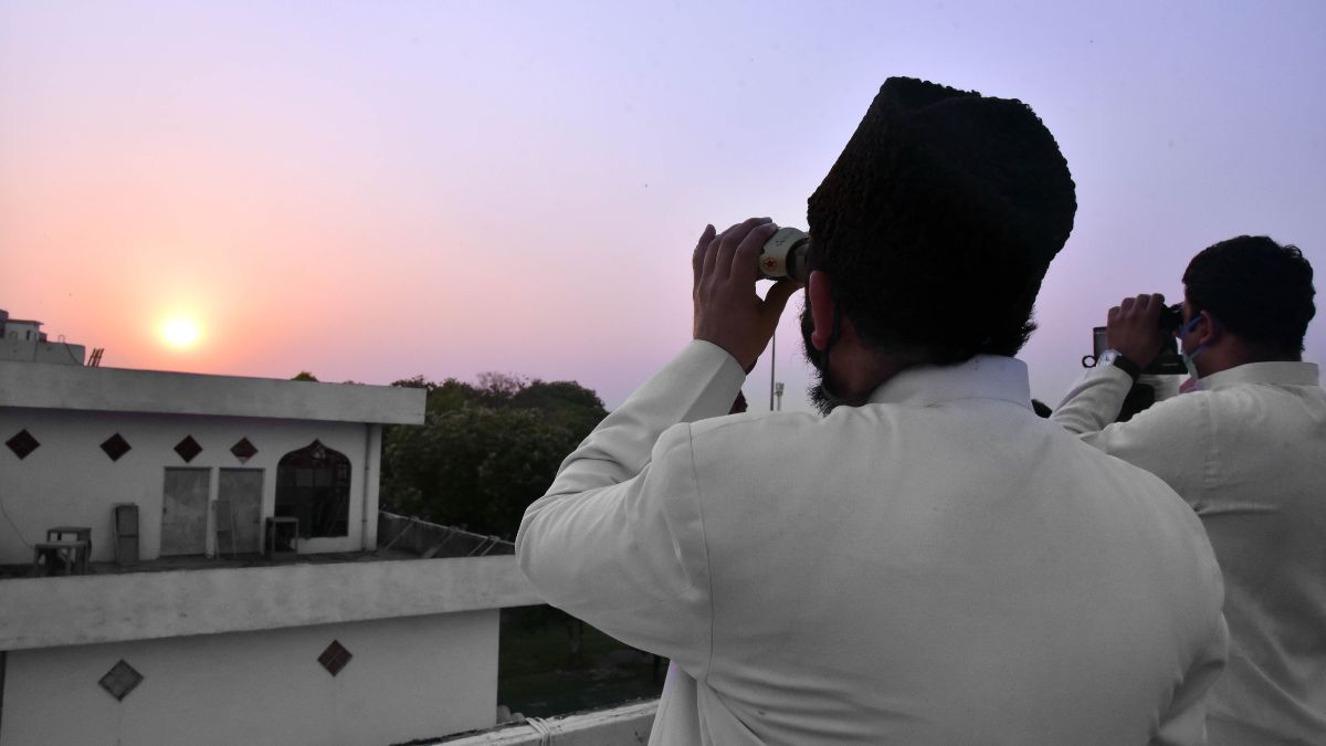 Ramzan 2023 Moon Sighting LIVE Muslims In Saudi Arabia, UAE Gear Up To